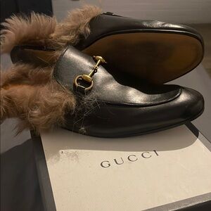 Gucci Men's Black Leather Loafers with Fur Lining